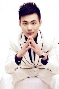 候晓个人资料,才华横溢的青年才俊，多领域成就斐然