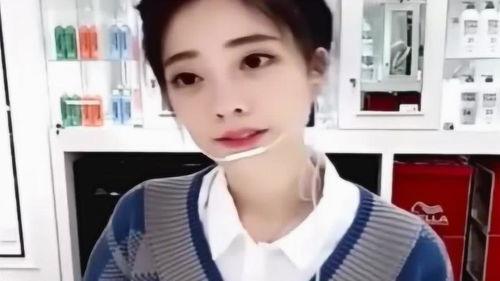 网红直播唱歌,歌声飘扬，魅力四溢